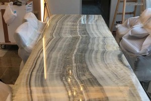 Onyx dining table